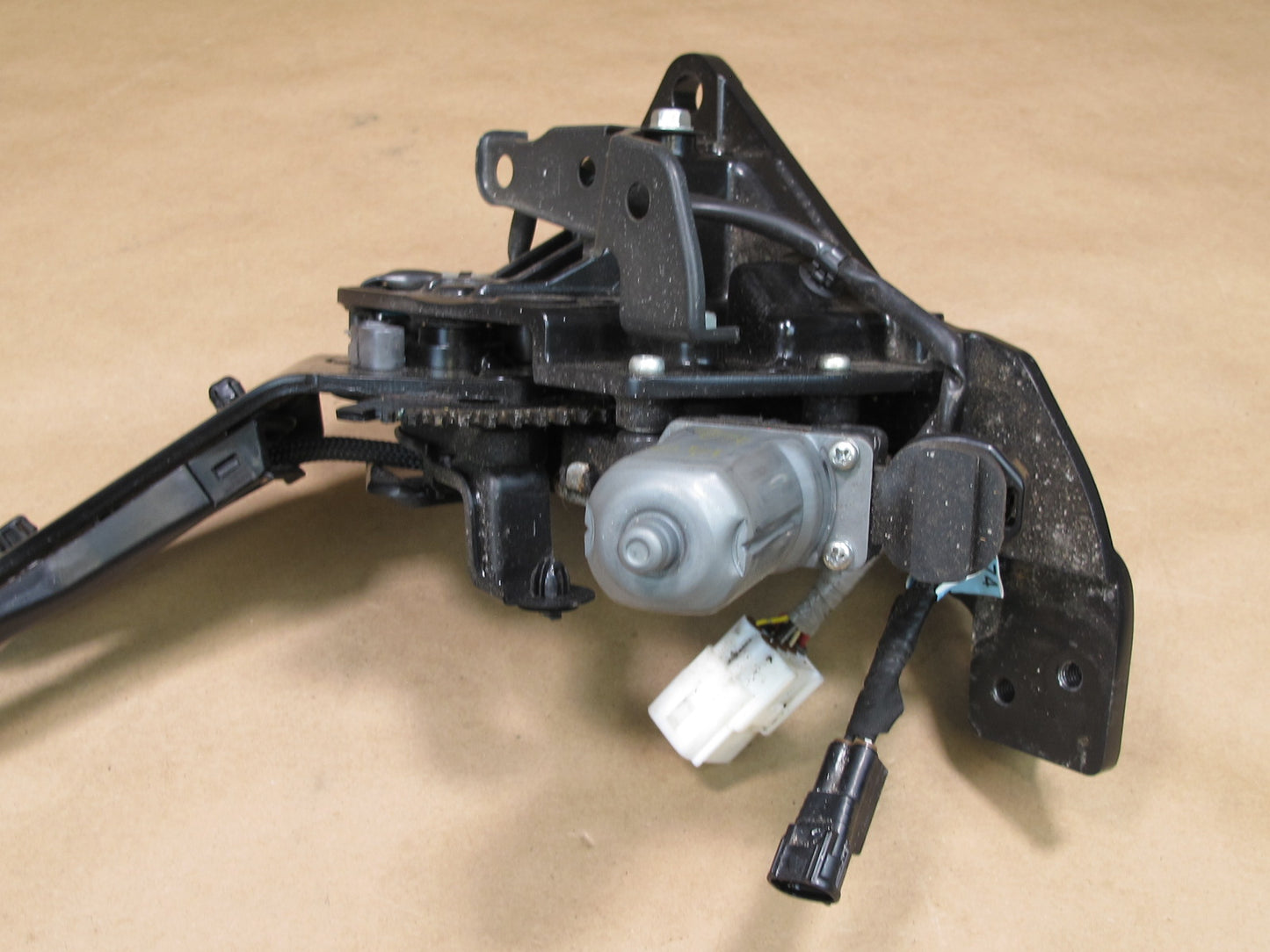 10-15 Lexus IS350 Convertible Rear Left Side TOP Roof Motor Hinge OEM
