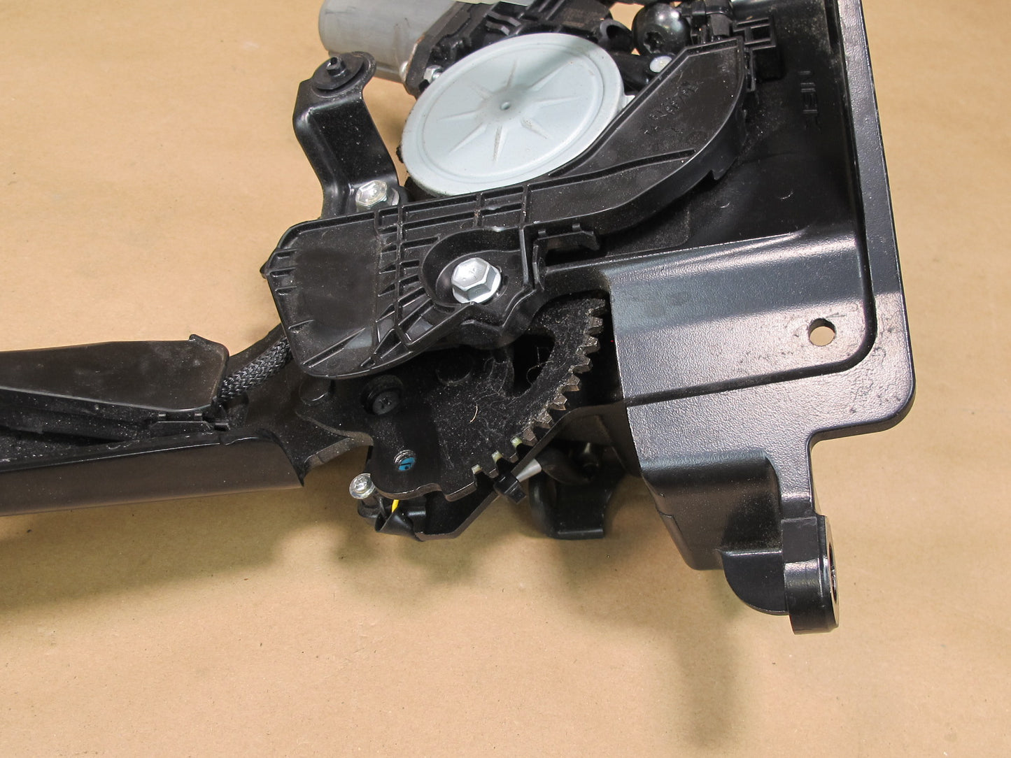 10-15 Lexus IS350 Convertible Rear Left Side TOP Roof Motor Hinge OEM