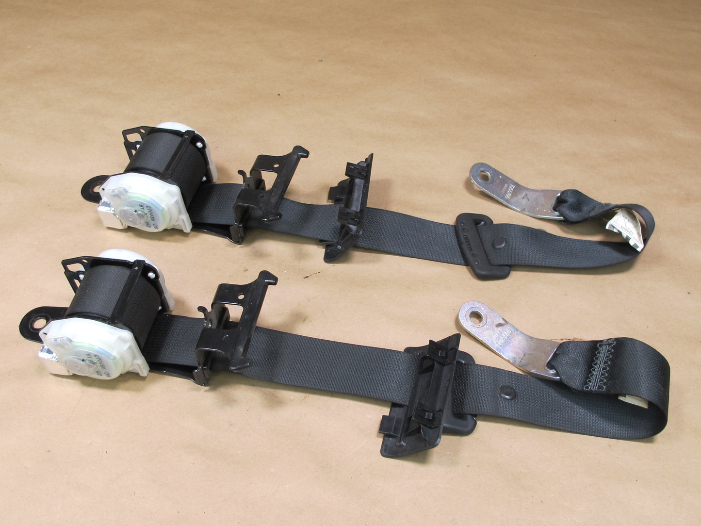 10-15 LEXUS IS250 IS350 CONVERTIBLE REAR RIGHT & LEFT SIDE SEATBELT RETRACTOR SET OEM
