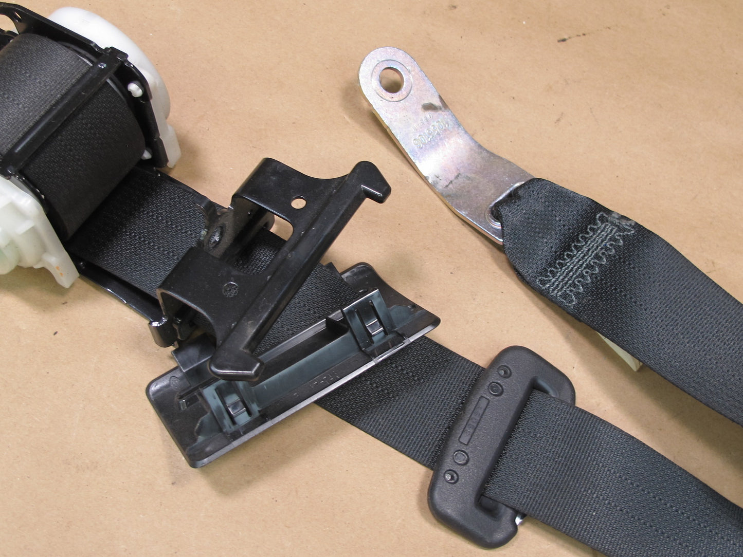 10-15 LEXUS IS250 IS350 CONVERTIBLE REAR RIGHT & LEFT SIDE SEATBELT RETRACTOR SET OEM