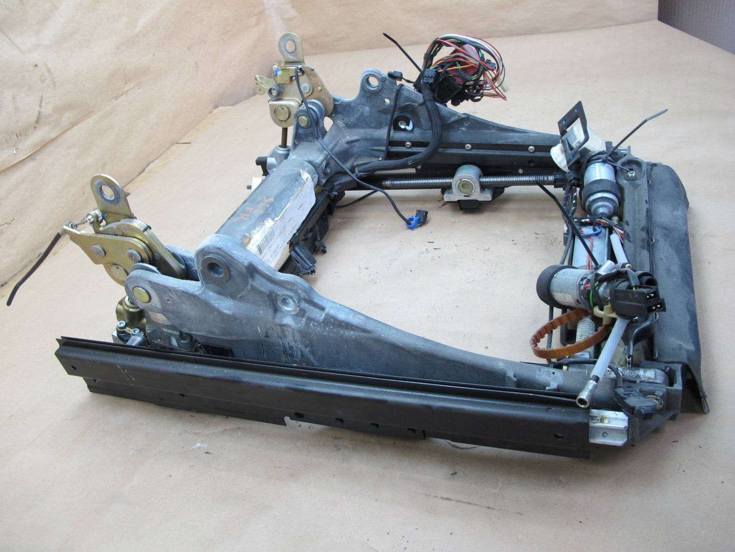 94-02 MERCEDES R129 SL FRONT RIGHT SEAT LOWER FRAME TRACK RAIL W MOTORS OEM