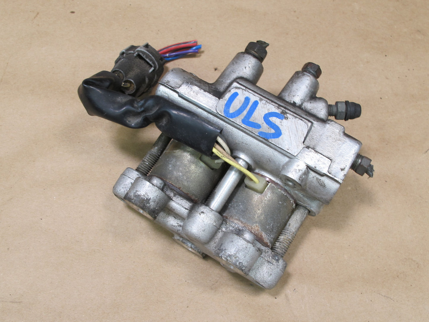 95-96 LEXUS UCF20 LS400 BRAKE TRACTION ACTUATOR MODULE 47990-50040 OEM