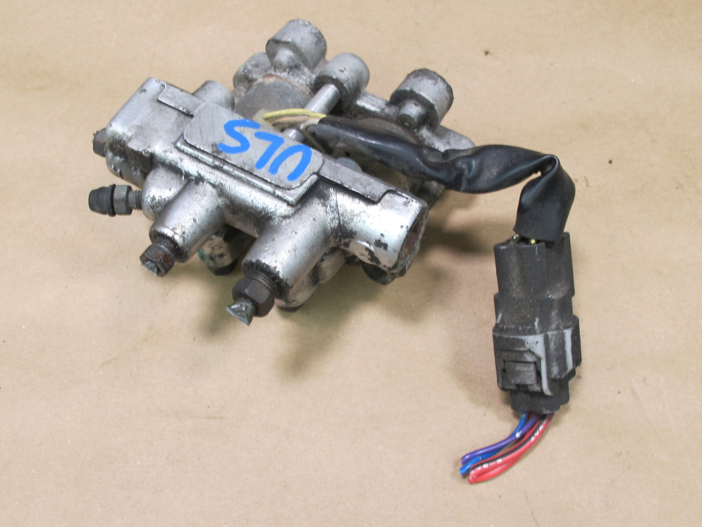 95-96 LEXUS UCF20 LS400 BRAKE TRACTION ACTUATOR MODULE 47990-50040 OEM