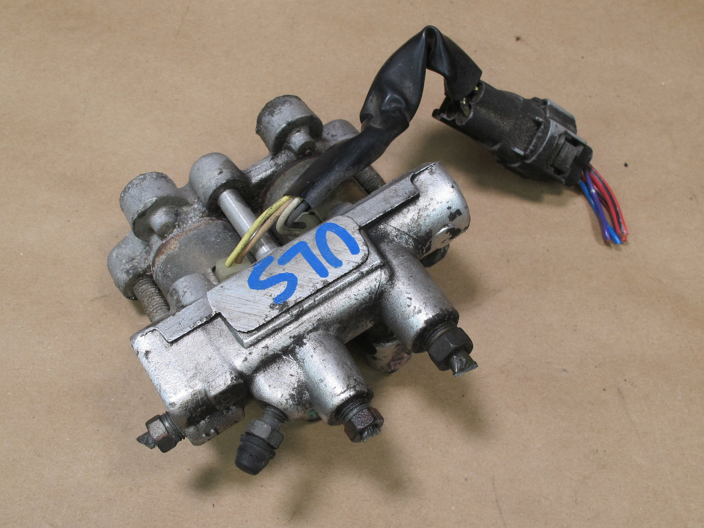 95-96 LEXUS UCF20 LS400 BRAKE TRACTION ACTUATOR MODULE 47990-50040 OEM
