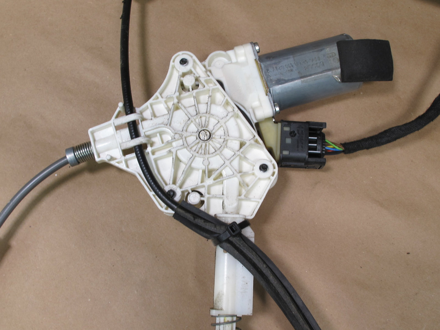 03-12 MERCEDES R230 SL-CLASS FRONT RIGHT WINDOW REGULATOR W MOTOR OEM