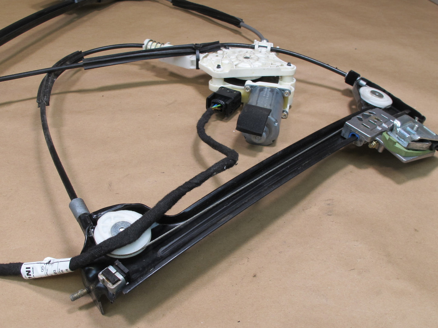 03-12 MERCEDES R230 SL-CLASS FRONT RIGHT WINDOW REGULATOR W MOTOR OEM