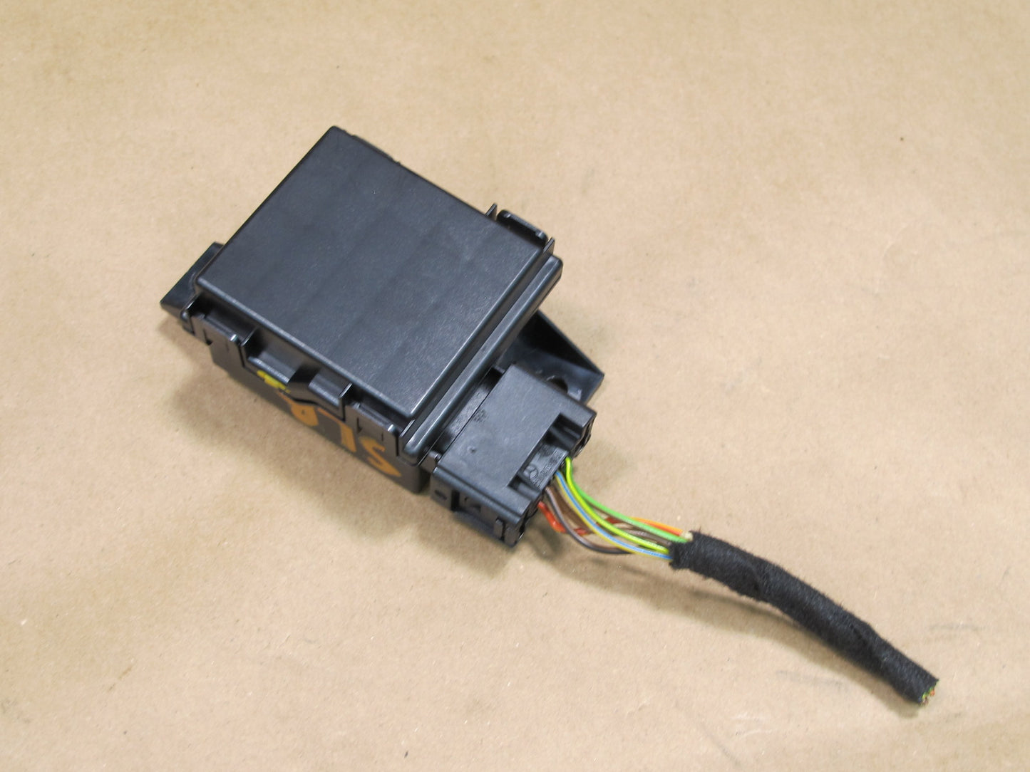 03-06 MERCEDES R230 SL-CLASS SEAT BELT TENSIONER SENSOR MODULE 2158600505 OEM
