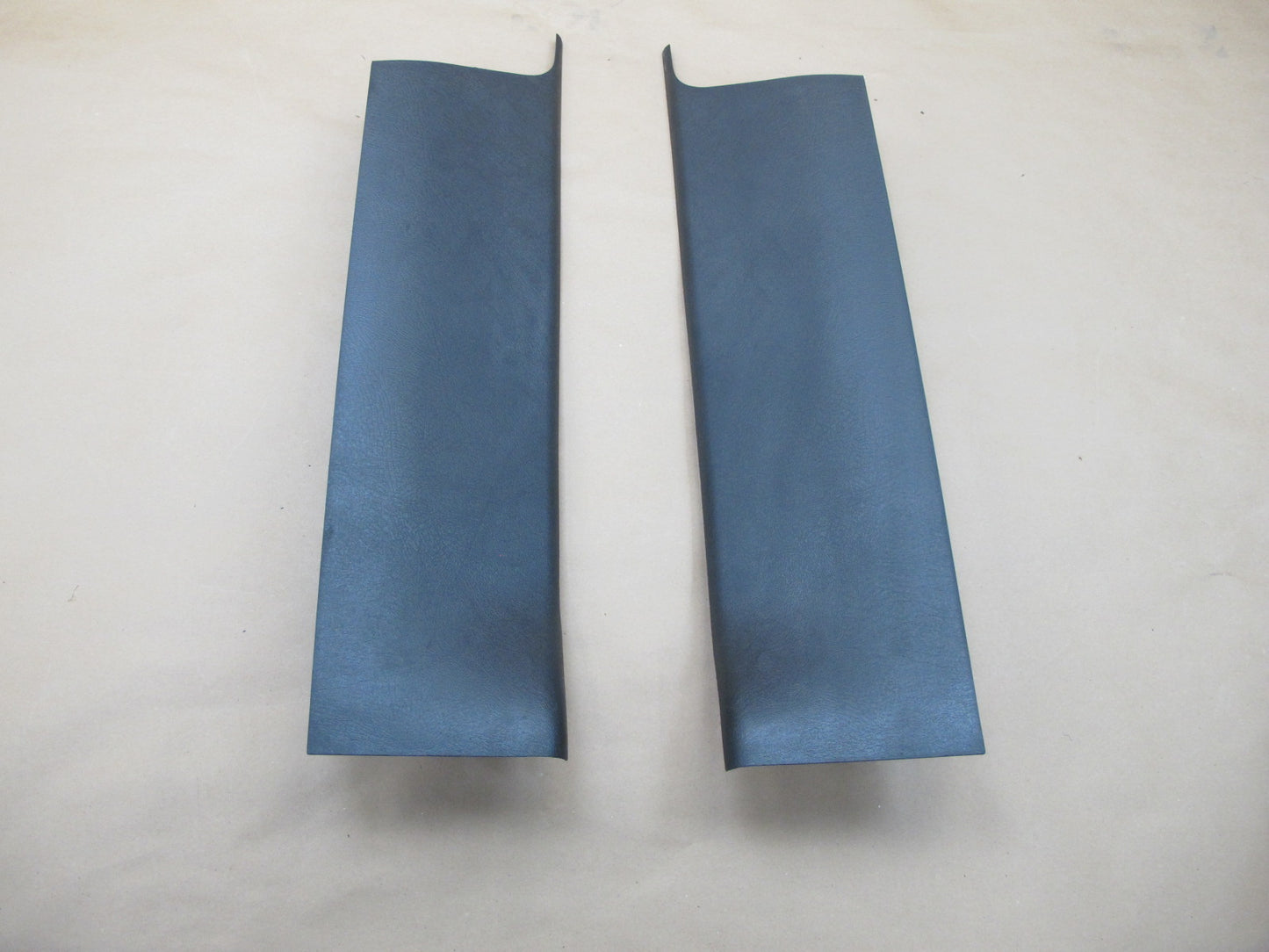 2003-2007 Hummer H2 Rear 3RD ROW Right & Left Side Window Trim Panel Set