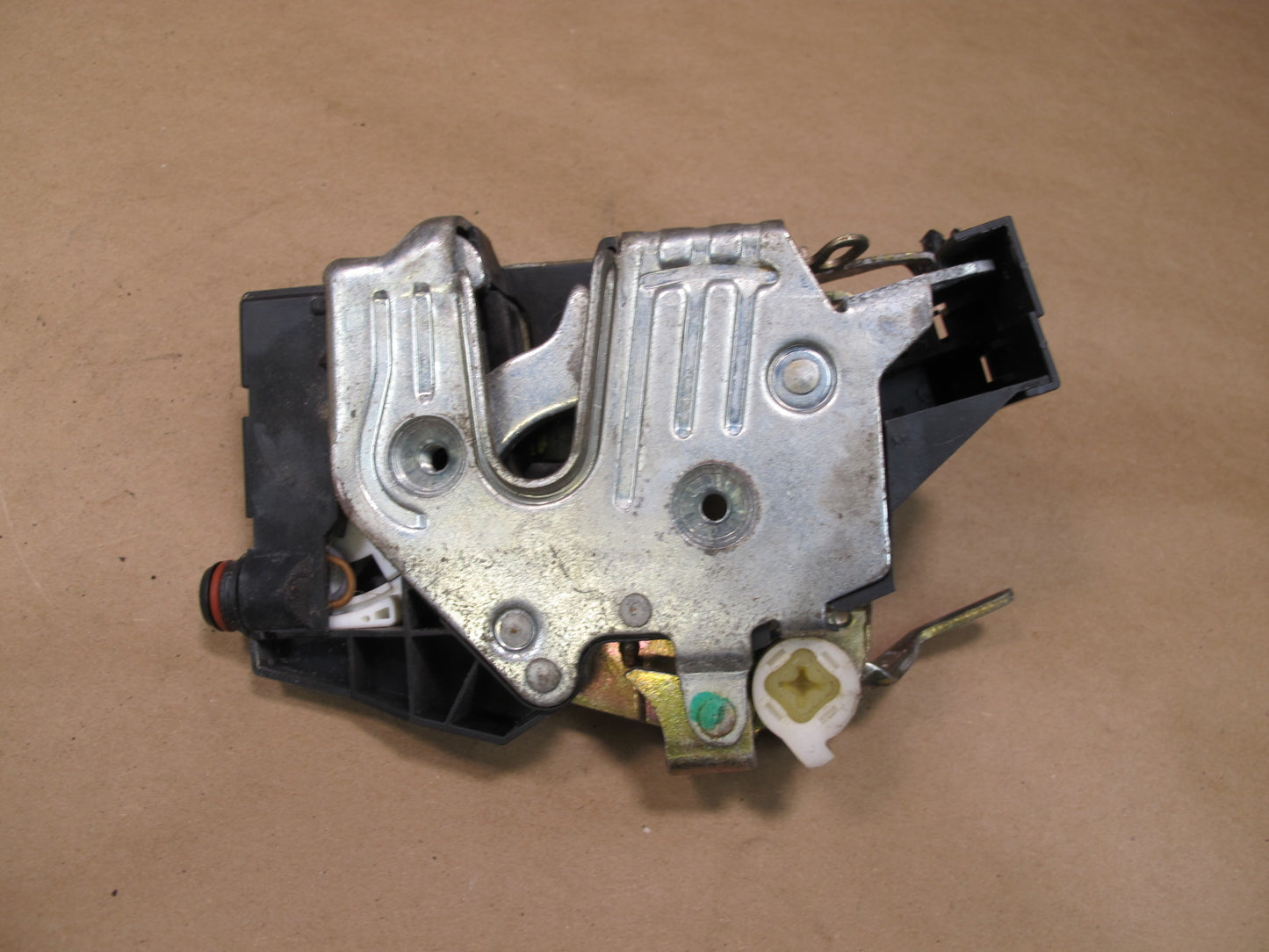 96-02 MERCEDES R129 SL-CLASS RIGHT SIDE DOOR LOCK LATCH ACTUATOR OEM
