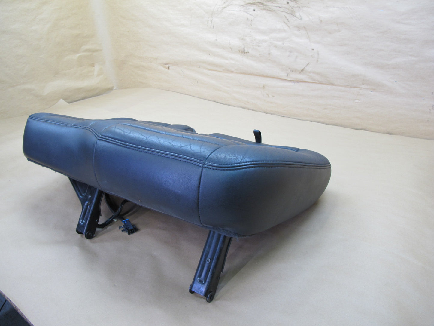 2003-2007 Hummer H2 Rear Left Driver Side Seat Lower Cushion Leather