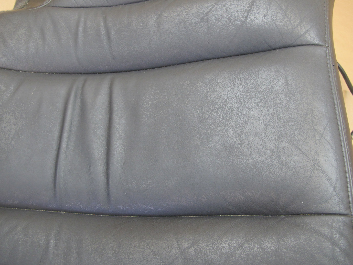 2003-2007 Hummer H2 Rear Left Driver Side Seat Lower Cushion Leather