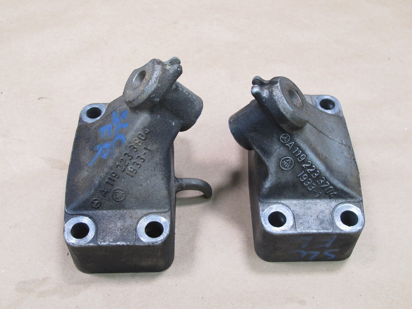 94-98 MERCEDES R129 SL500 M119 SET OF 2 LEFT & RIGHT ENGINE MOTOR MOUNT OEM