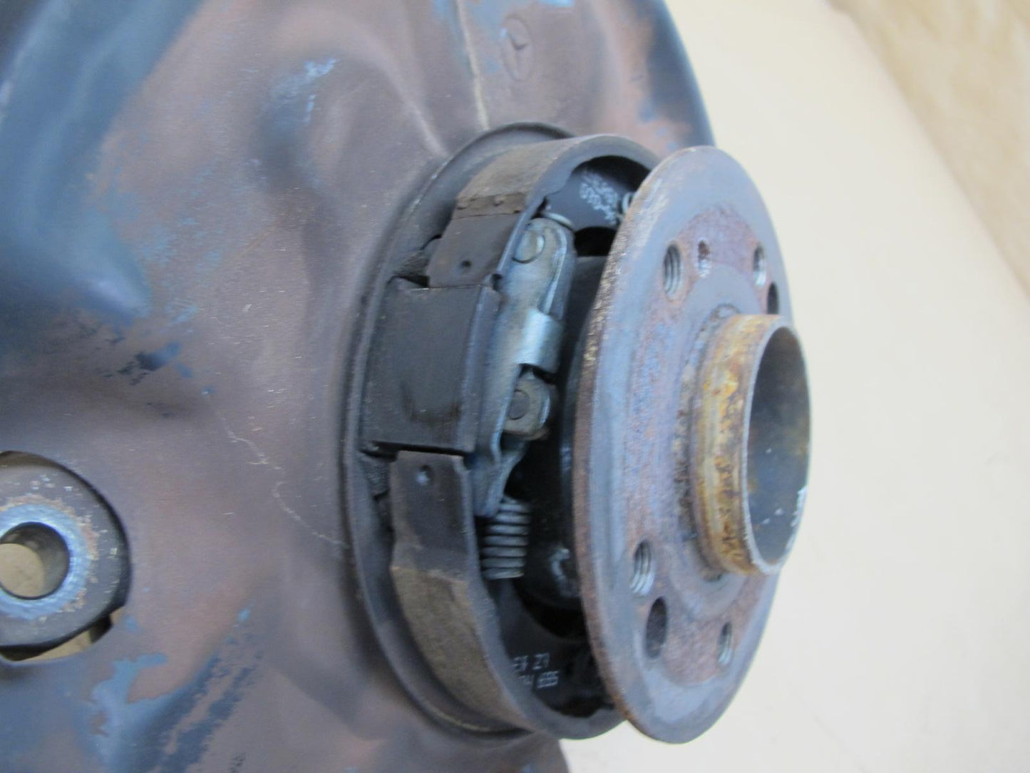 96-98 Mercedes R129 Sl-class Rear Left Spindle Knuckle Wheel Hub Bearing OEM