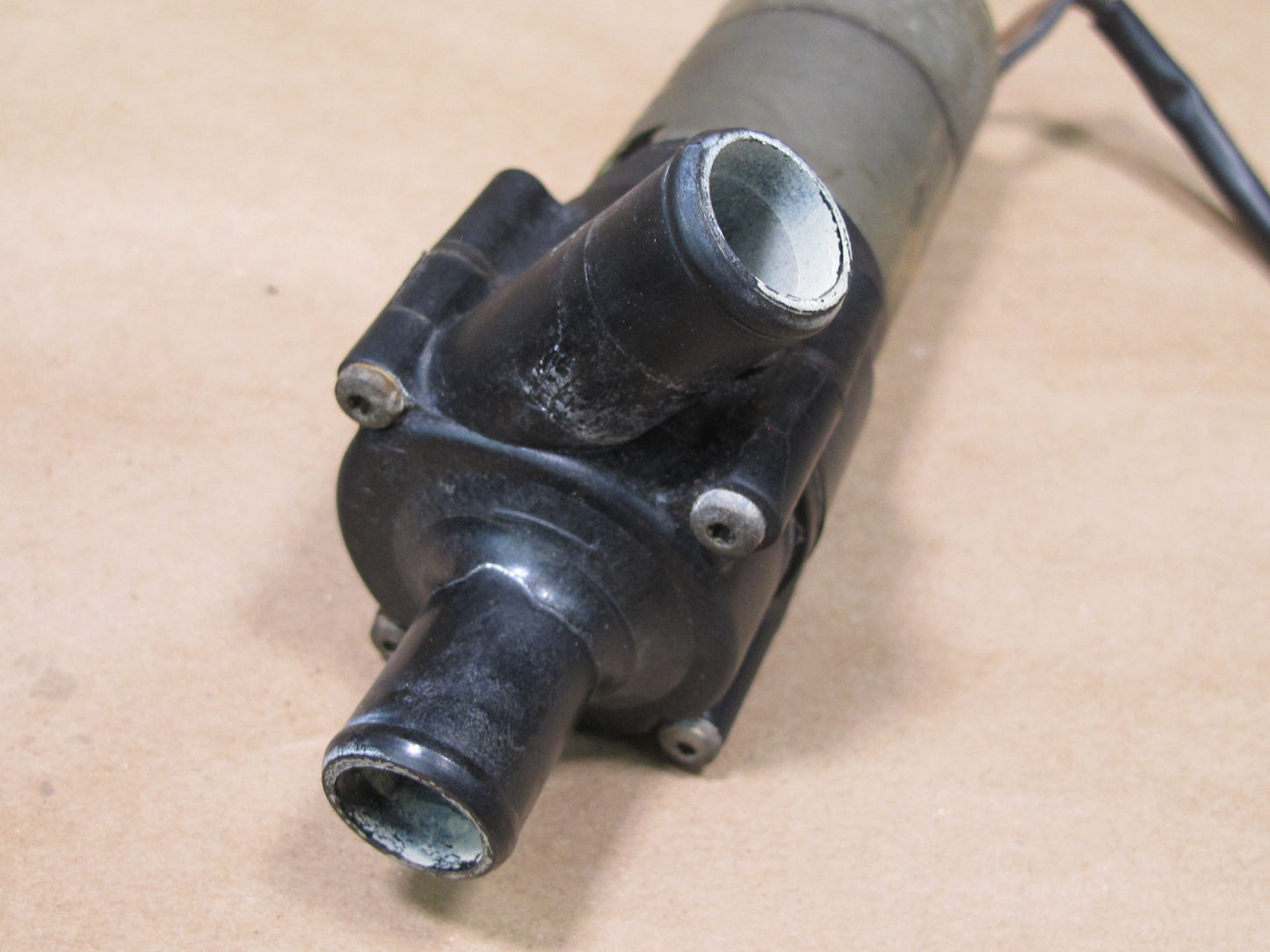 96-02 Mercedes R129 Sl-class Engine Auxiliary AUX Water Pump 0018351064 OEM