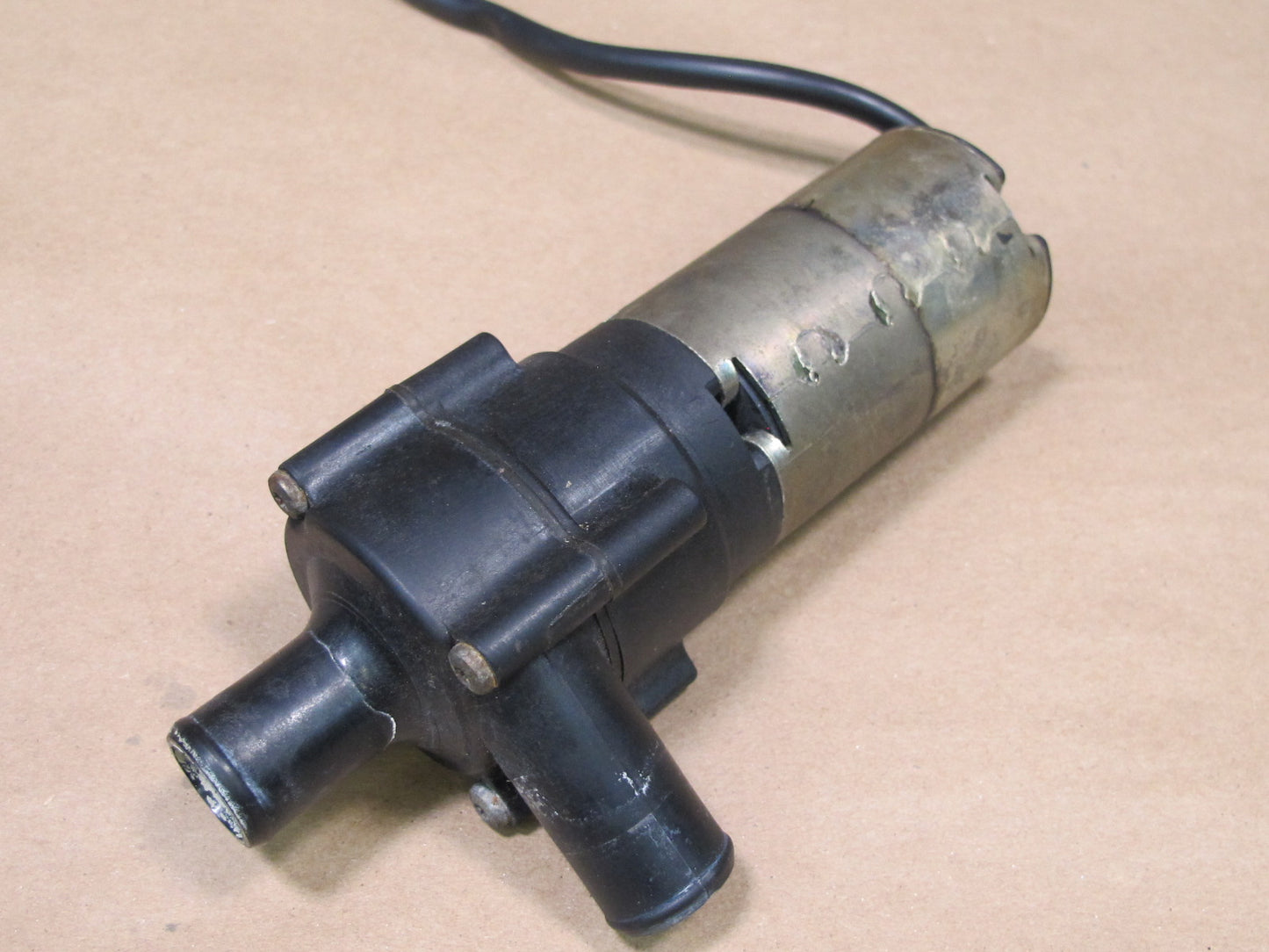 96-02 Mercedes R129 Sl-class Engine Auxiliary AUX Water Pump 0018351064 OEM