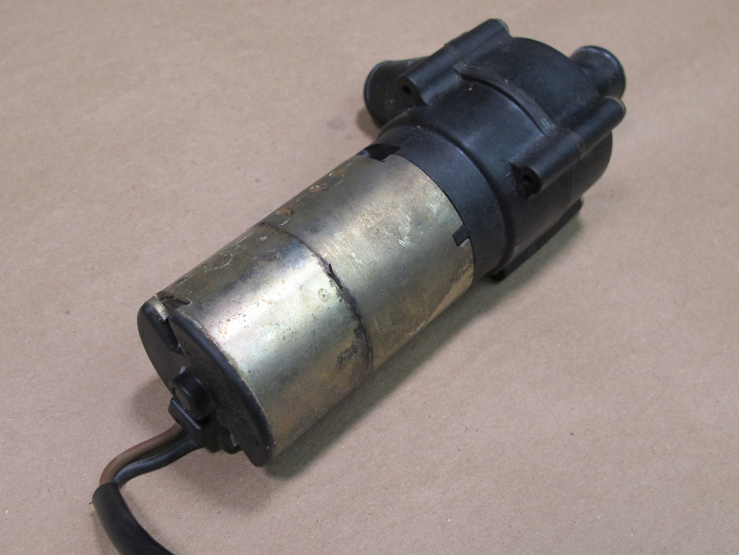 96-02 Mercedes R129 Sl-class Engine Auxiliary AUX Water Pump 0018351064 OEM