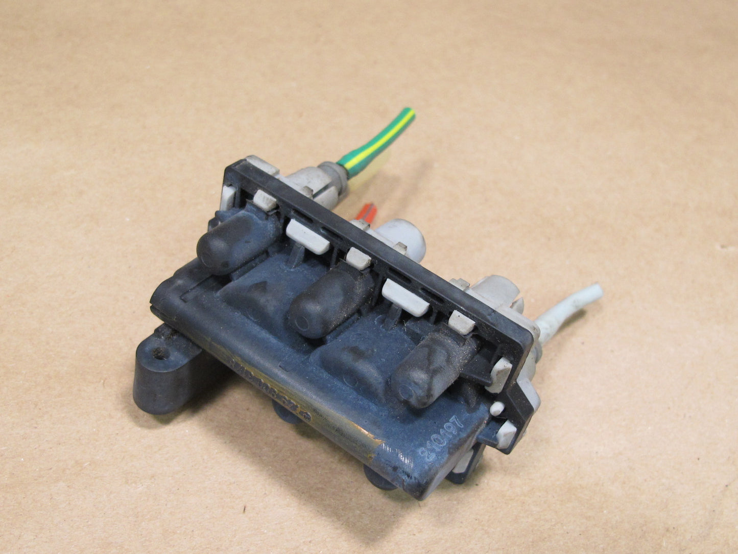 94-02 Mercedes R129 Sl-class Vacuum Valve Block 1298003178 OEM