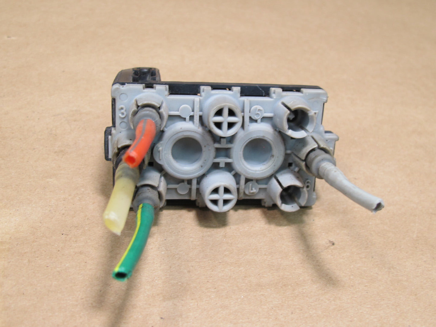 94-02 Mercedes R129 Sl-class Vacuum Valve Block 1298003178 OEM