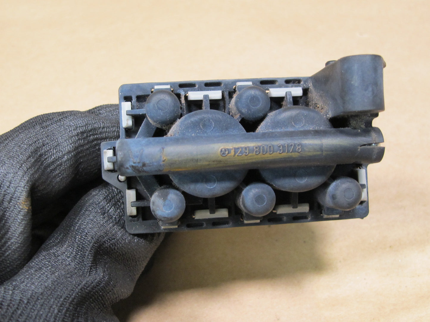 94-02 Mercedes R129 Sl-class Vacuum Valve Block 1298003178 OEM