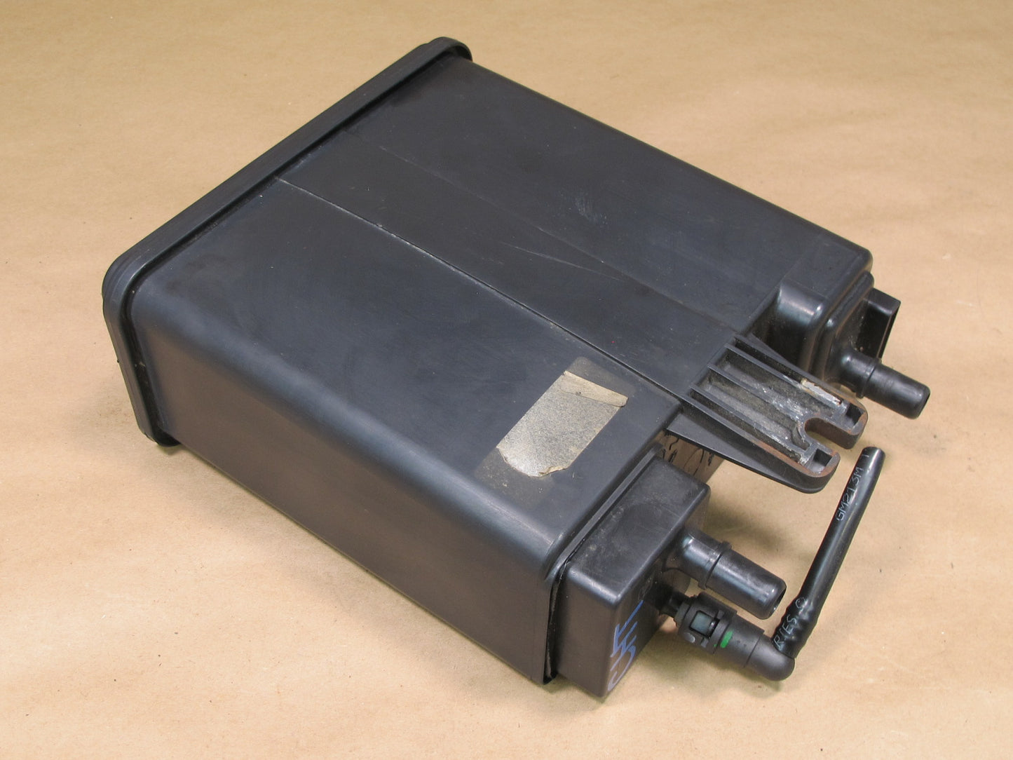 2004-2007 Hummer H2 6.0L Emission Fuel Vapor Evaporator Charcol Filter Canister