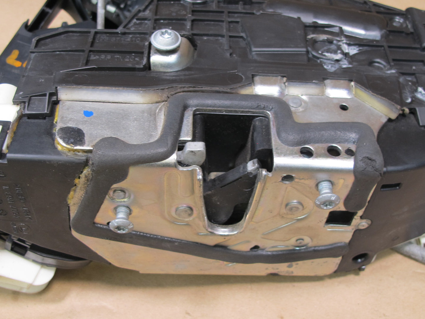 07-13 Mercedes W221 S-class Front Left Door Handle & Lock Latch w Keyless OEM