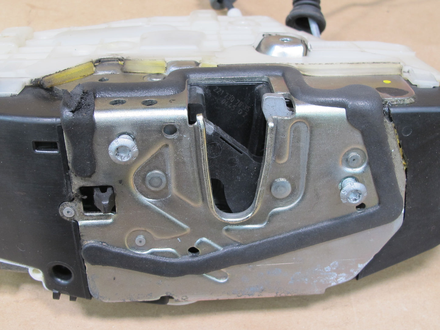 07-13 Mercedes W221 S-class Rear Right Door Lock Latch Actuator w Keyless OEM