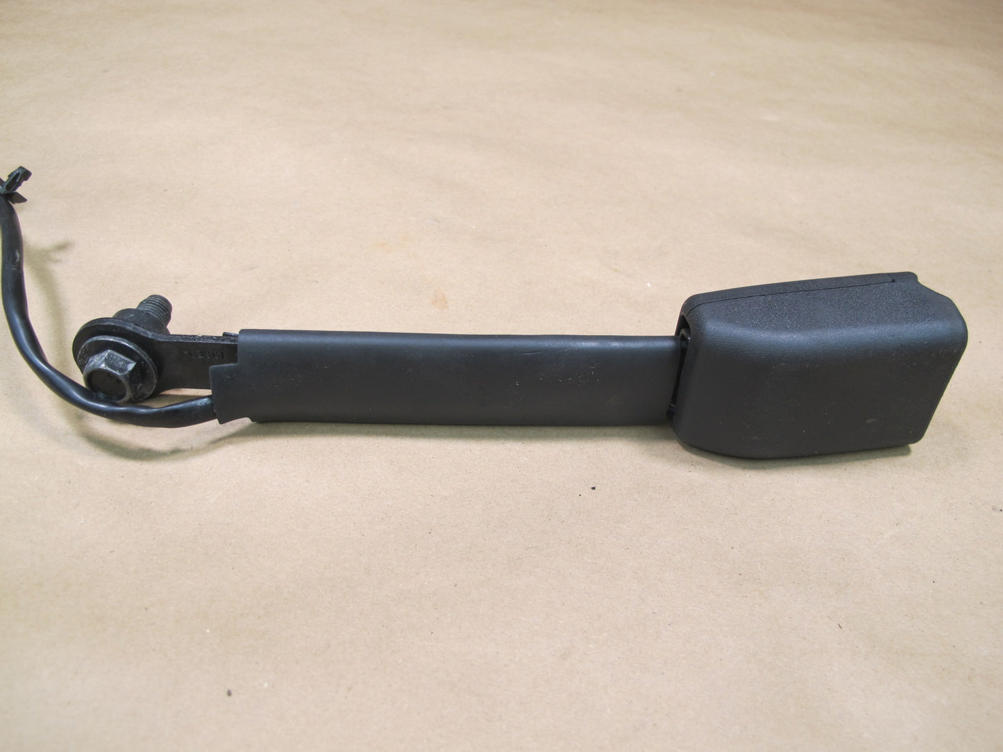 14-20 INFINITI QX80 FRONT LEFT DRIVER SIDE SEATBELT BUCKLE OEM