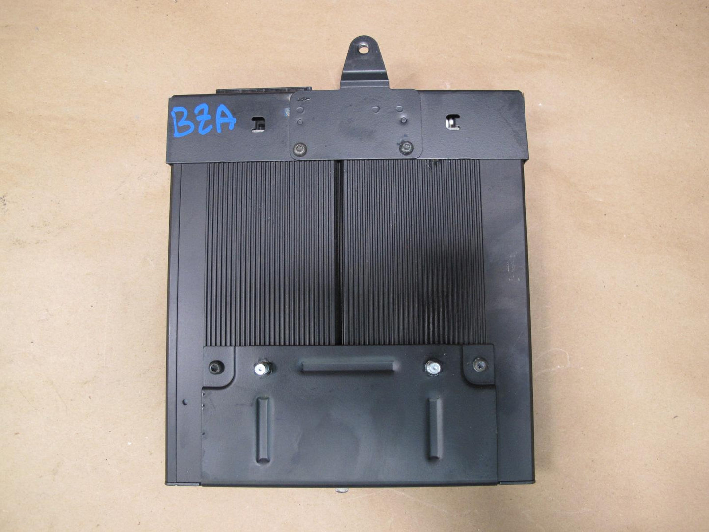 99-02 BMW E36/7 Z3 Harman Kardon Hi-fi Audio Amplifier AMP 6902840 OEM