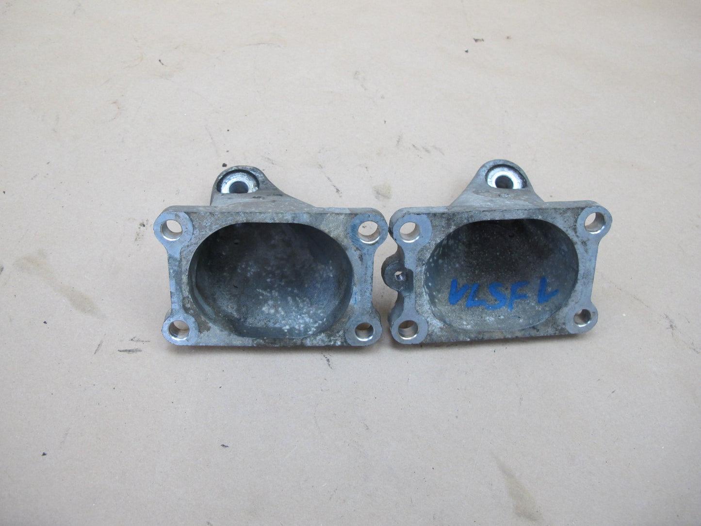 90-00 Lexus LS400 Set of 2 Front Right & Left Engine Motor Mount Bracket OEM