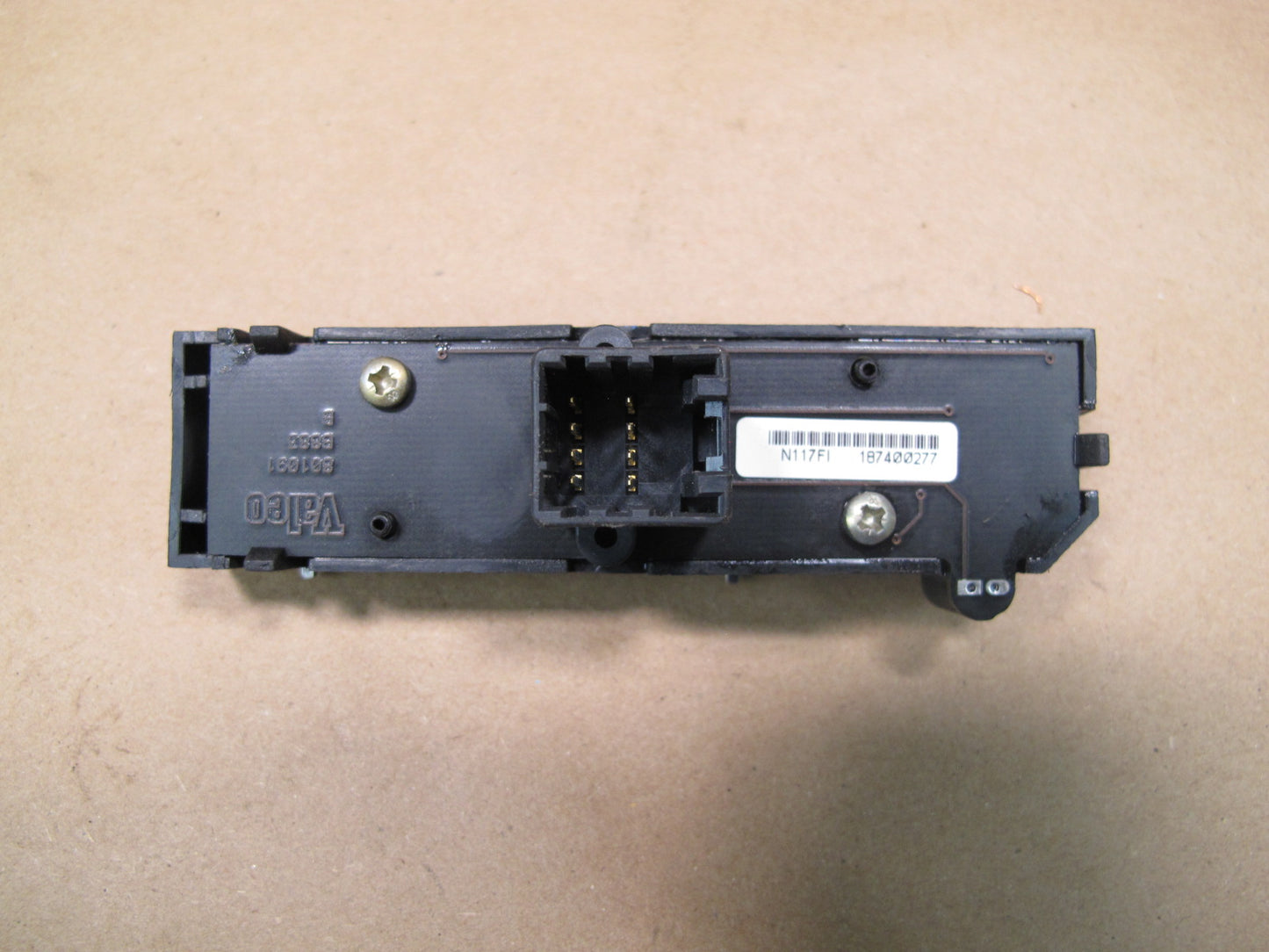 05-06 Maserati Quattroporte M139 Gas Fuel Trunk Headrest Control Switch OEM