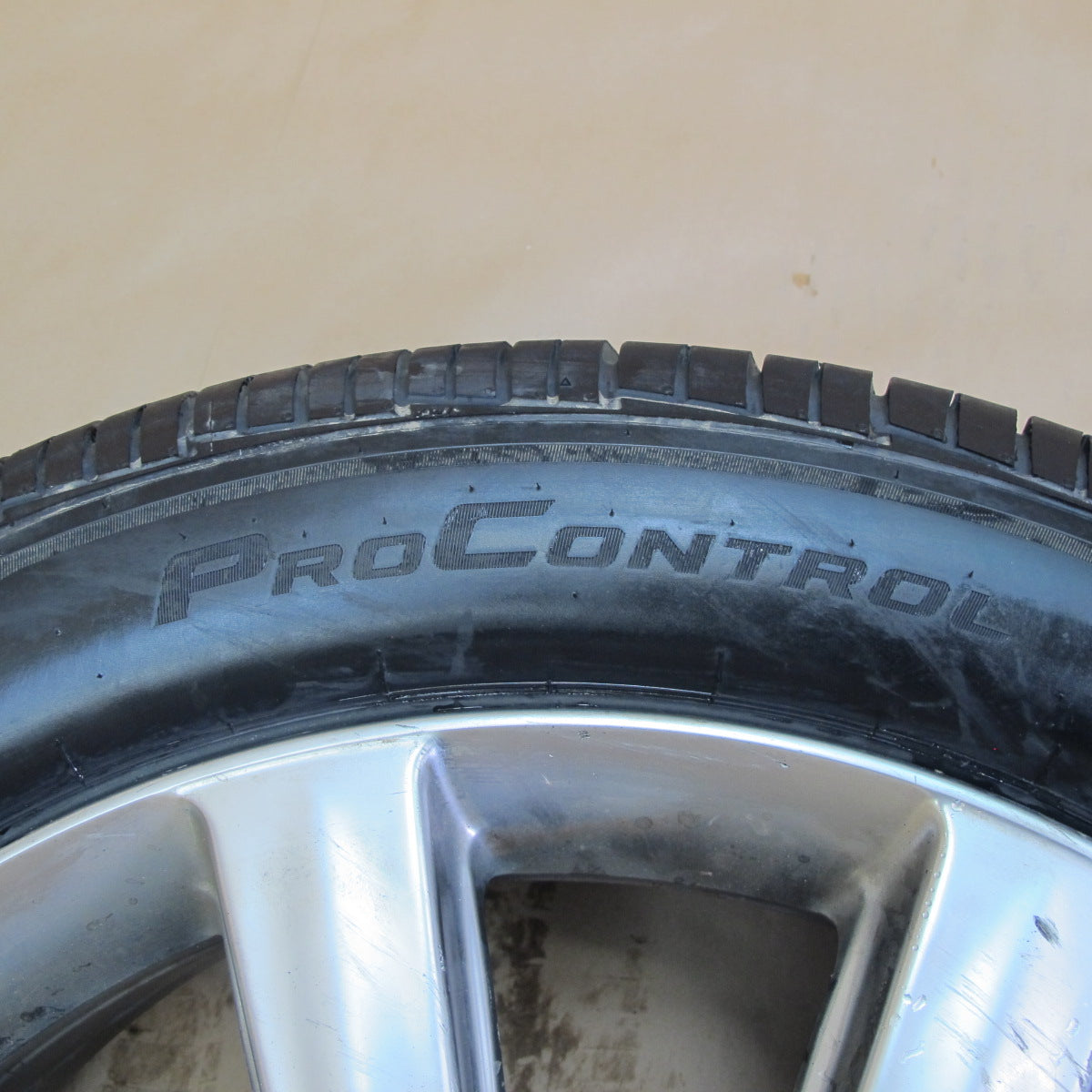 2011-2014 Infiniti QX56 QX80 Factory 22" R22 Wheel Rim 22x8J ET30 Tire 275/50