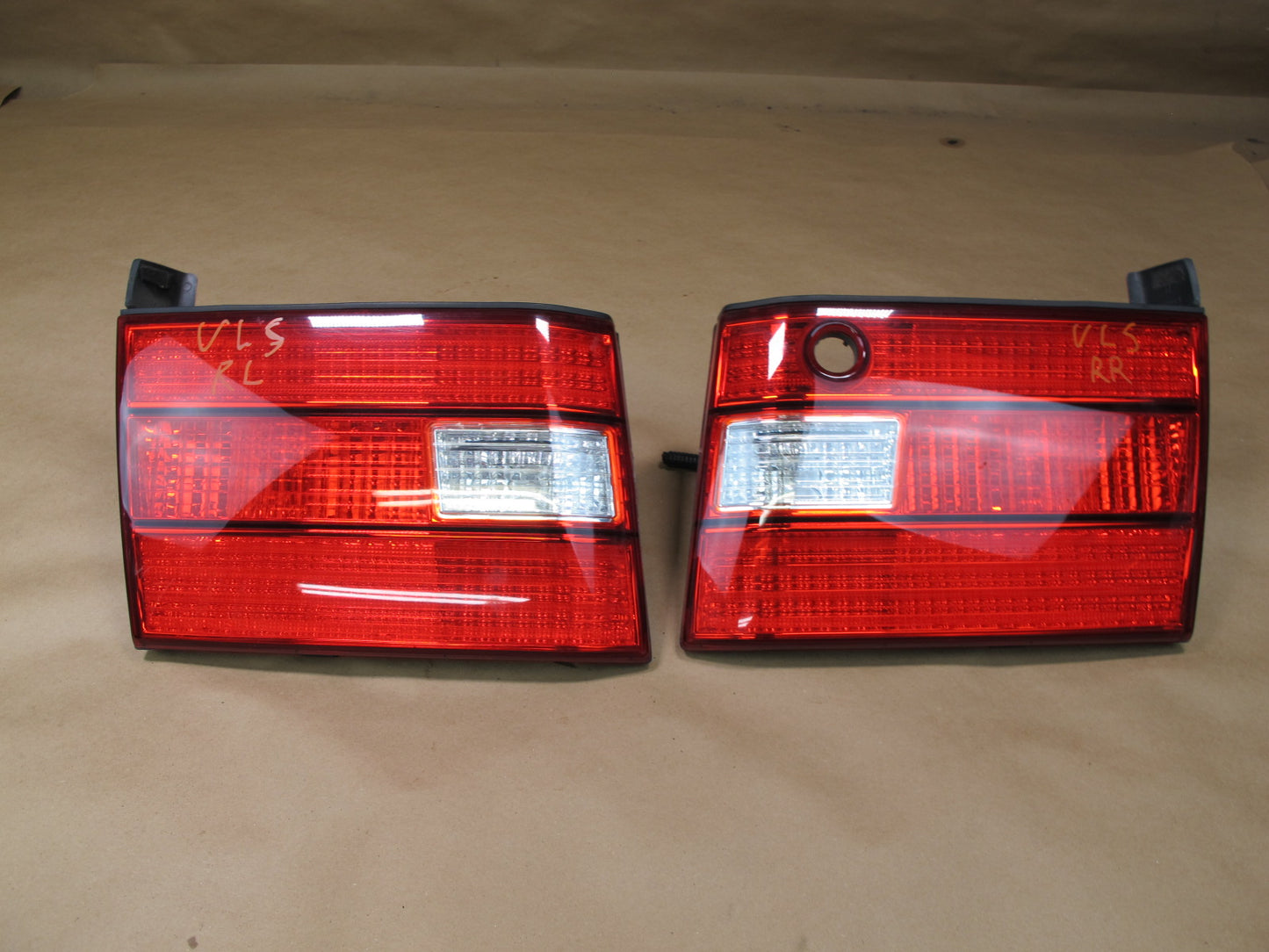 98-00 Lexus UCF20 LS400 Set of 2 Rear Left & Right Inner Tail Light Lamp OEM
