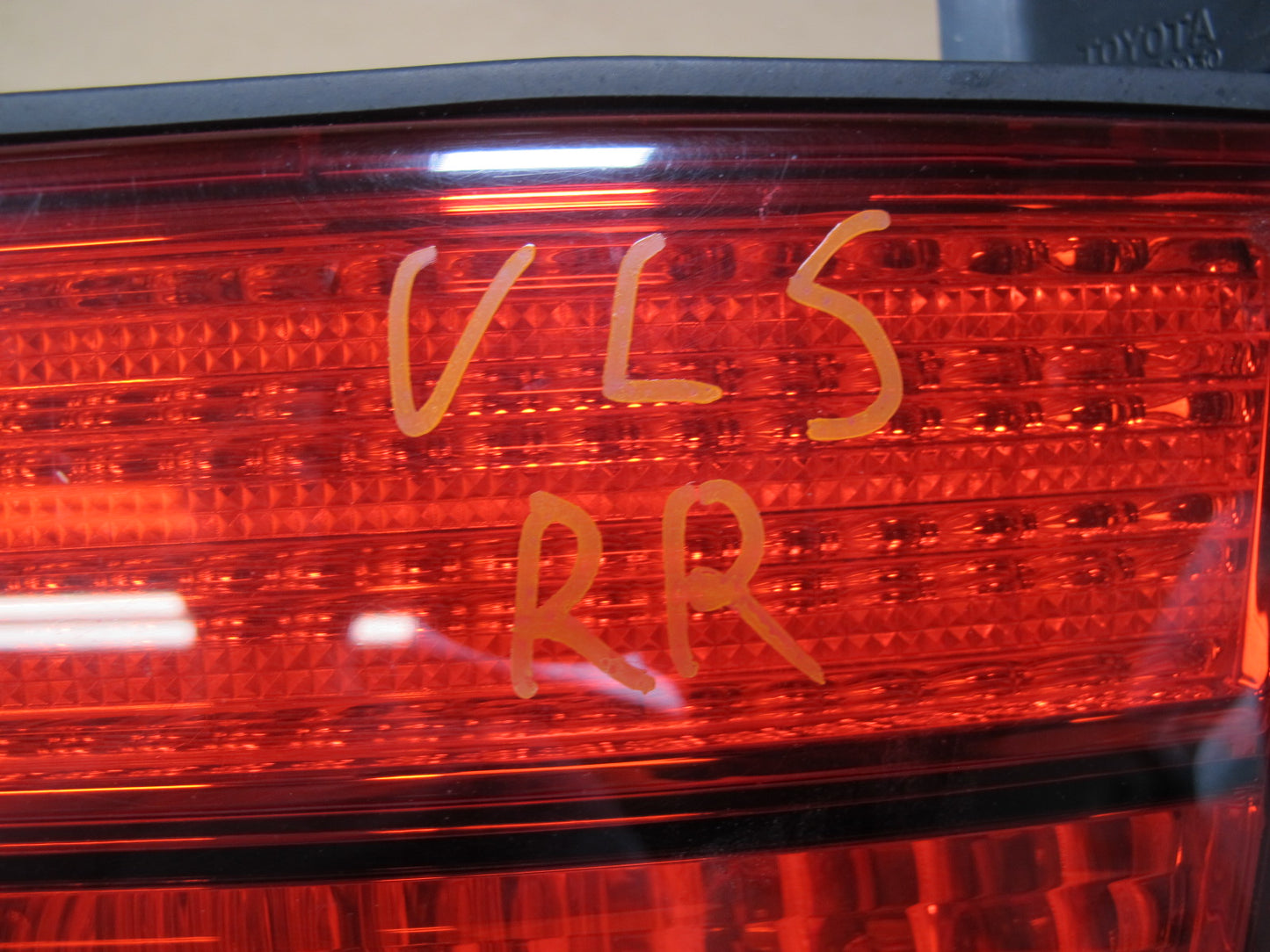 98-00 Lexus UCF20 LS400 Set of 2 Rear Left & Right Inner Tail Light Lamp OEM