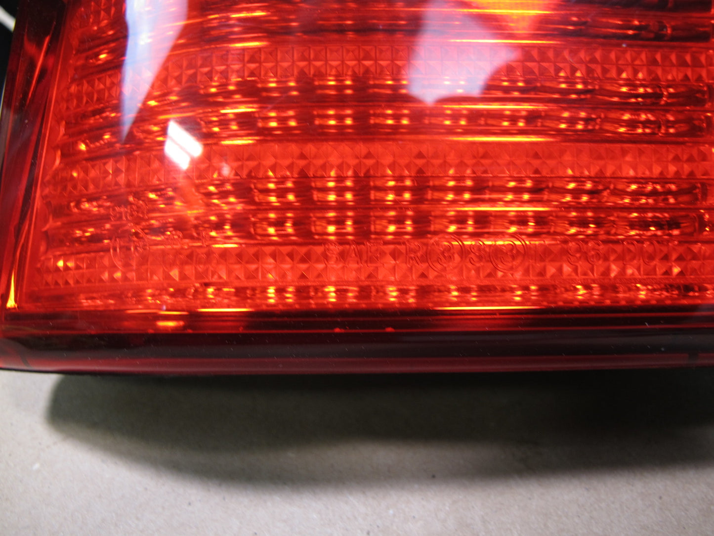 98-00 Lexus UCF20 LS400 Set of 2 Rear Left & Right Inner Tail Light Lamp OEM