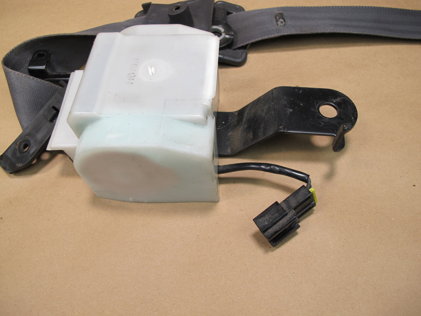 91-99 MITSUBISHI 3000GT FRONT RIGHT & LEFT SIDE SEATBELT RETRACTOR SET OEM