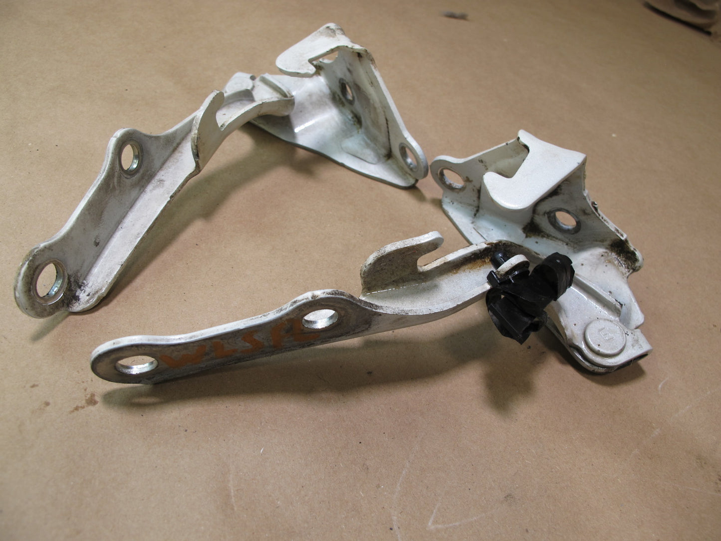 01-06 Lexus UCF30L LS430 Set of 2 Front Left & Right Hood Hinge OEM