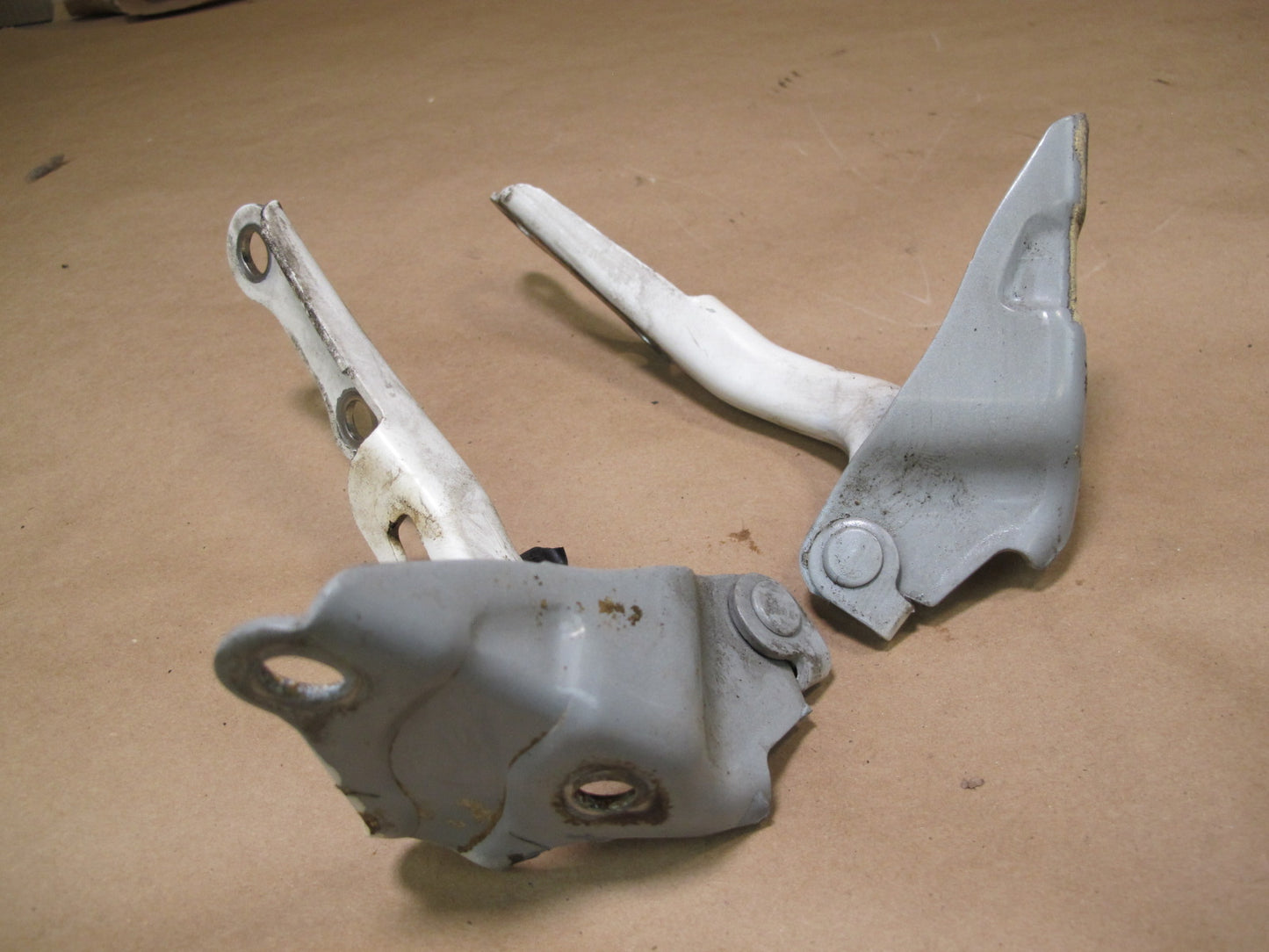 01-06 Lexus UCF30L LS430 Set of 2 Front Left & Right Hood Hinge OEM