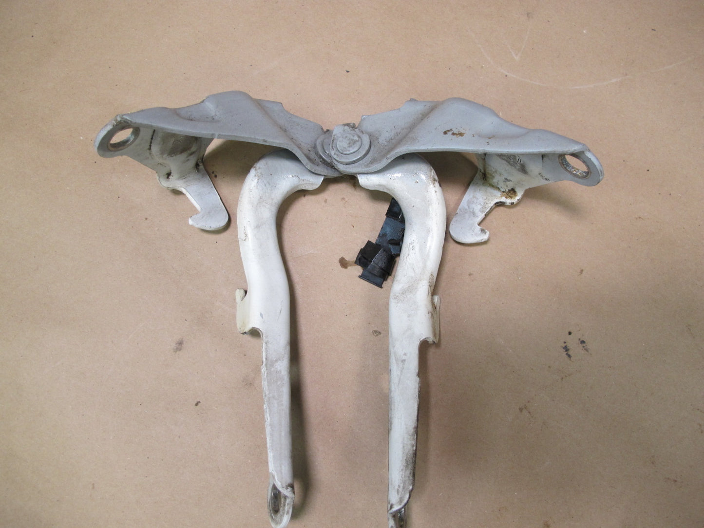 01-06 Lexus UCF30L LS430 Set of 2 Front Left & Right Hood Hinge OEM