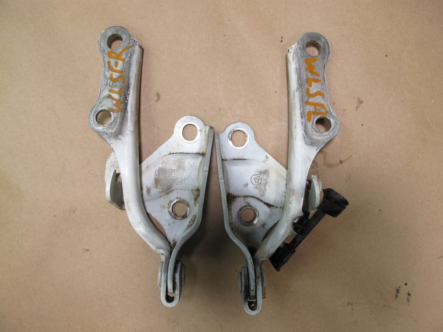 01-06 Lexus UCF30L LS430 Set of 2 Front Left & Right Hood Hinge OEM