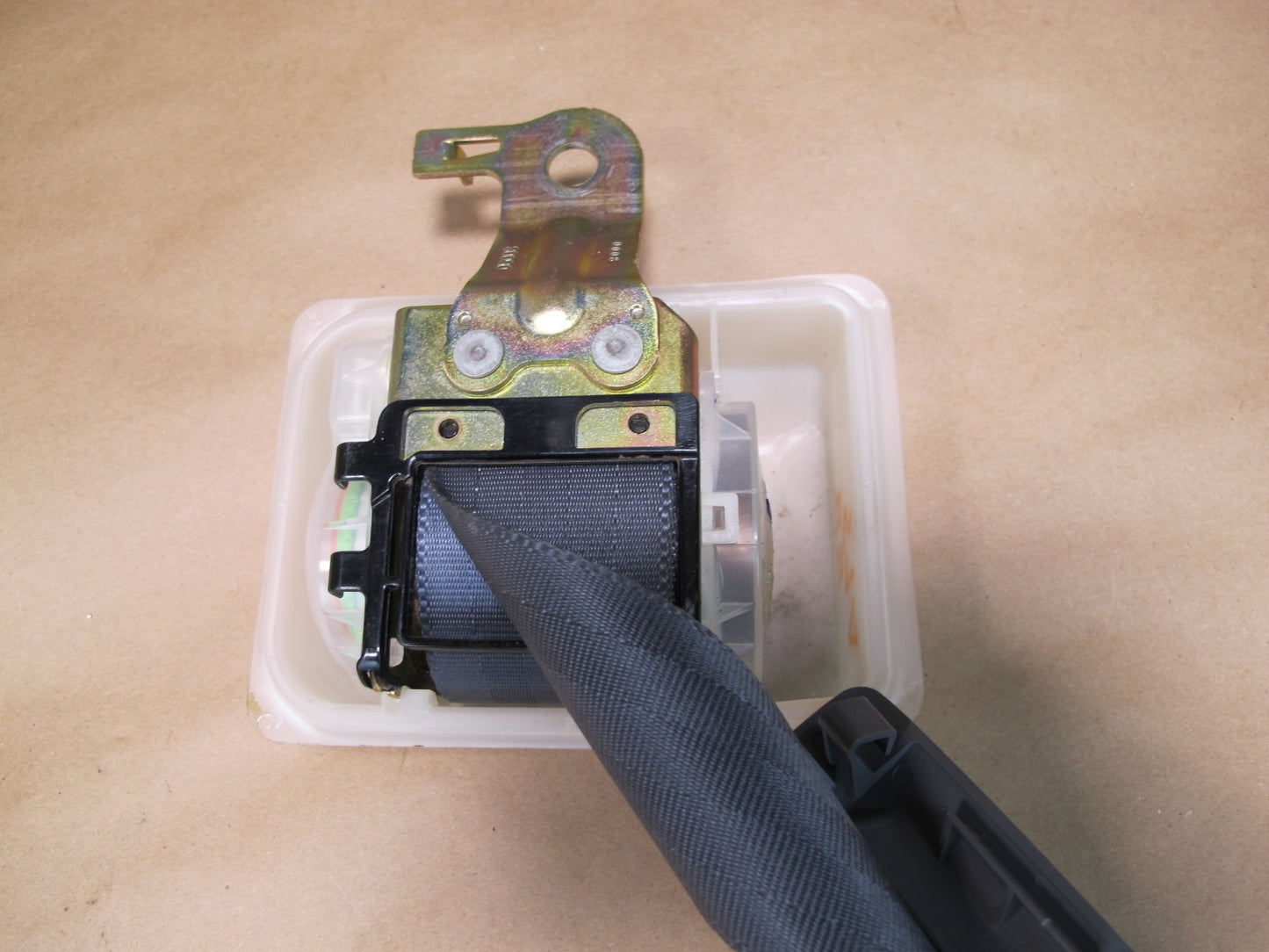 98-00 LEXUS LS400 REAR RIGHT CENTER LEFT SIDE SEATBELT RETRACTOR SET OEM