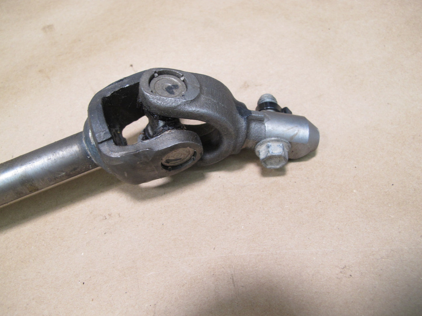 07-10 Saturn SKY Solstice Steering Column Intermediate U Joint Shaft OEM