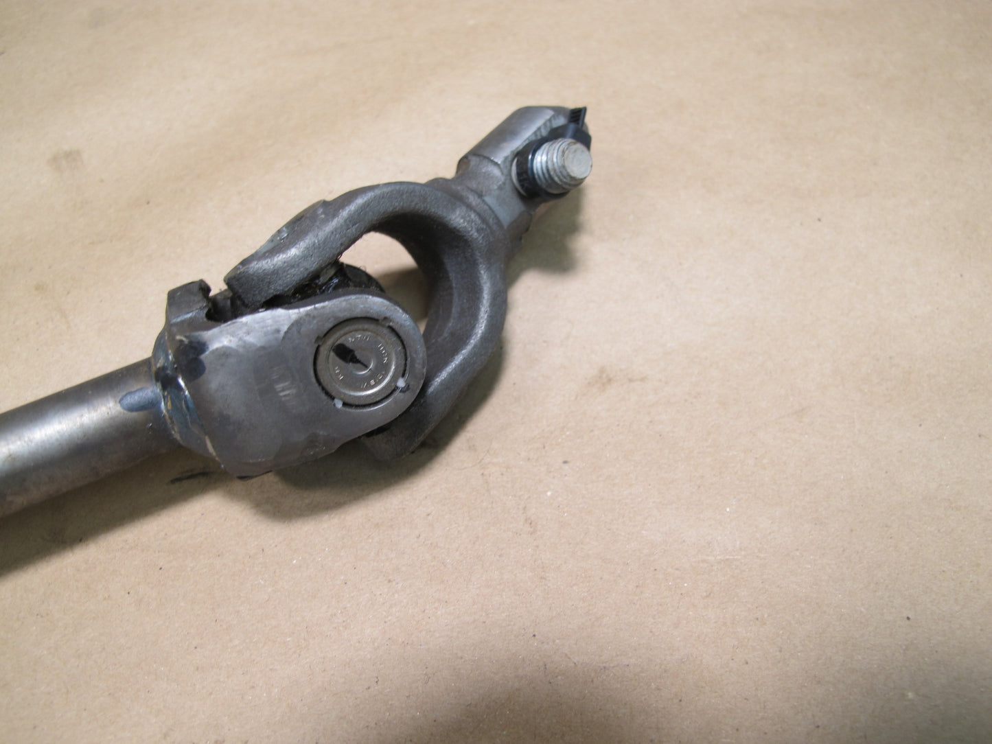07-10 Saturn SKY Solstice Steering Column Intermediate U Joint Shaft OEM