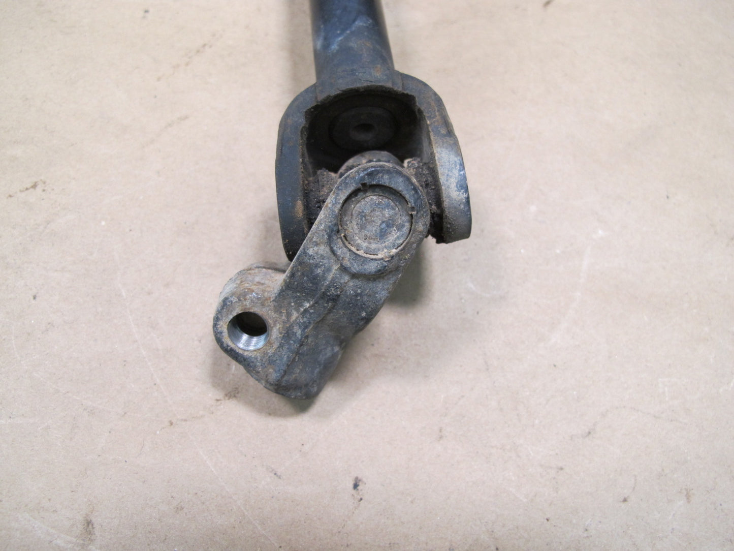 07-10 Saturn SKY Solstice Steering Column Intermediate U Joint Shaft OEM