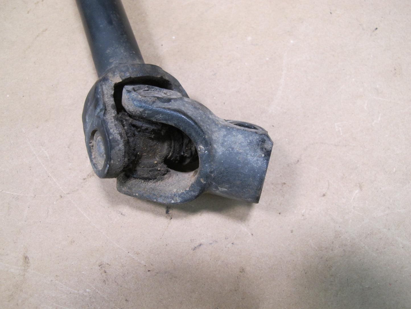 07-10 Saturn SKY Solstice Steering Column Intermediate U Joint Shaft OEM