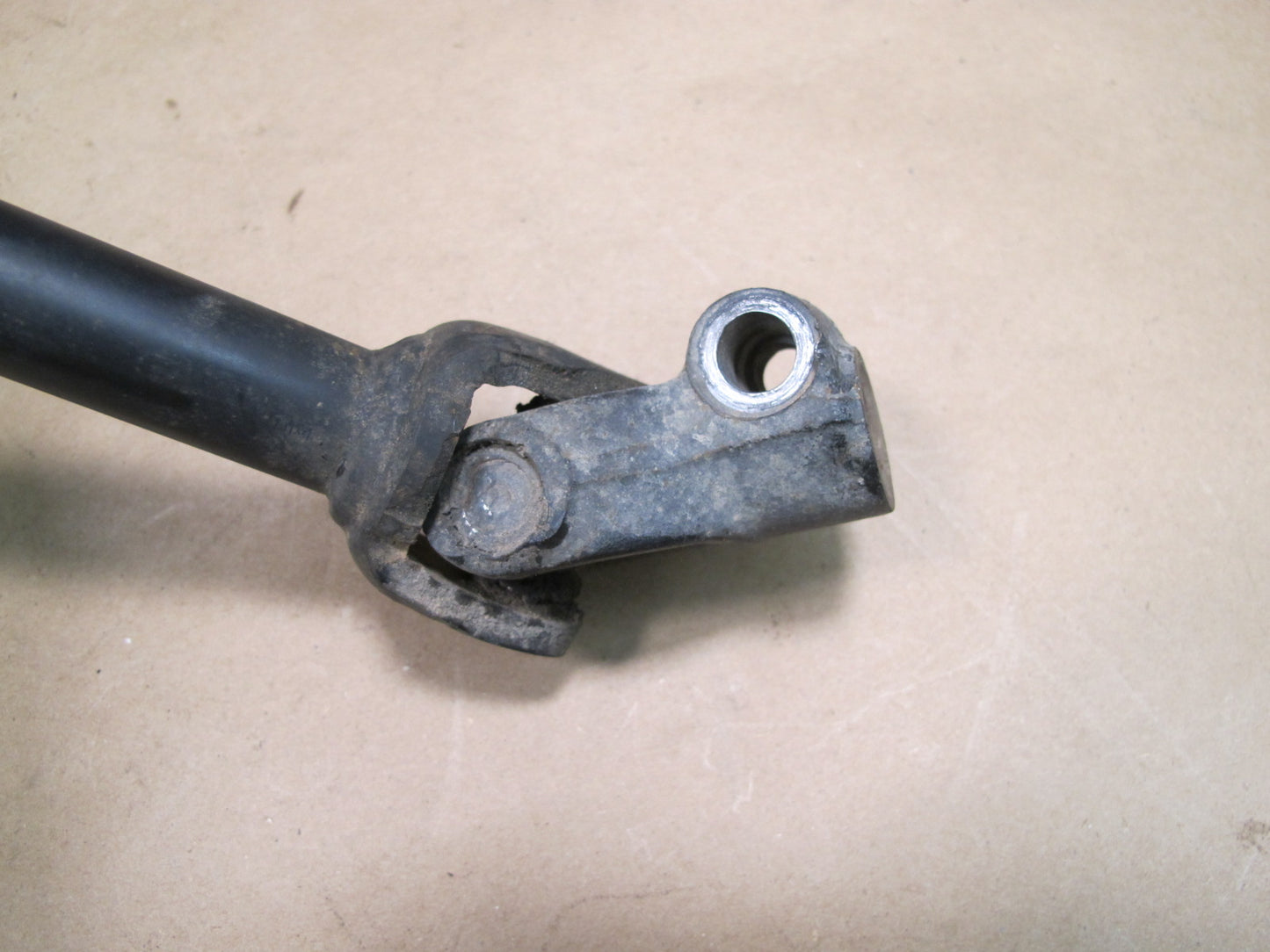 07-10 Saturn SKY Solstice Steering Column Intermediate U Joint Shaft OEM