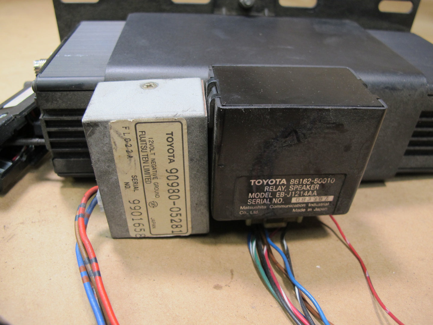 95-97 Lexus JZZ31 SC400 SC300 Speaker Relay & Noise Reduction Filter Assy OEM