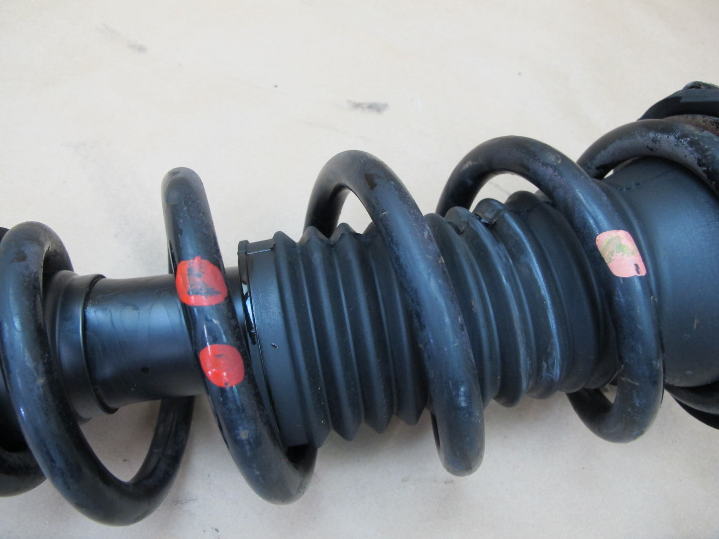 92-96 Lexus JZZ31 SC300 Set of 2 Front Left & Right Strut Shock Absorber KYB