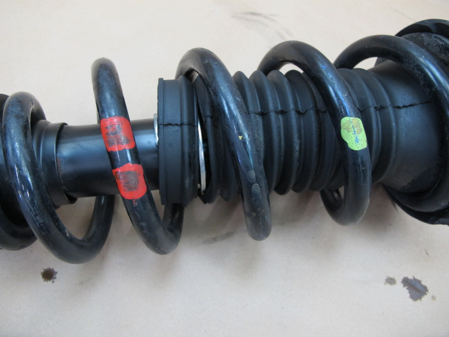 92-96 Lexus JZZ31 SC300 Set of 2 Front Left & Right Strut Shock Absorber KYB