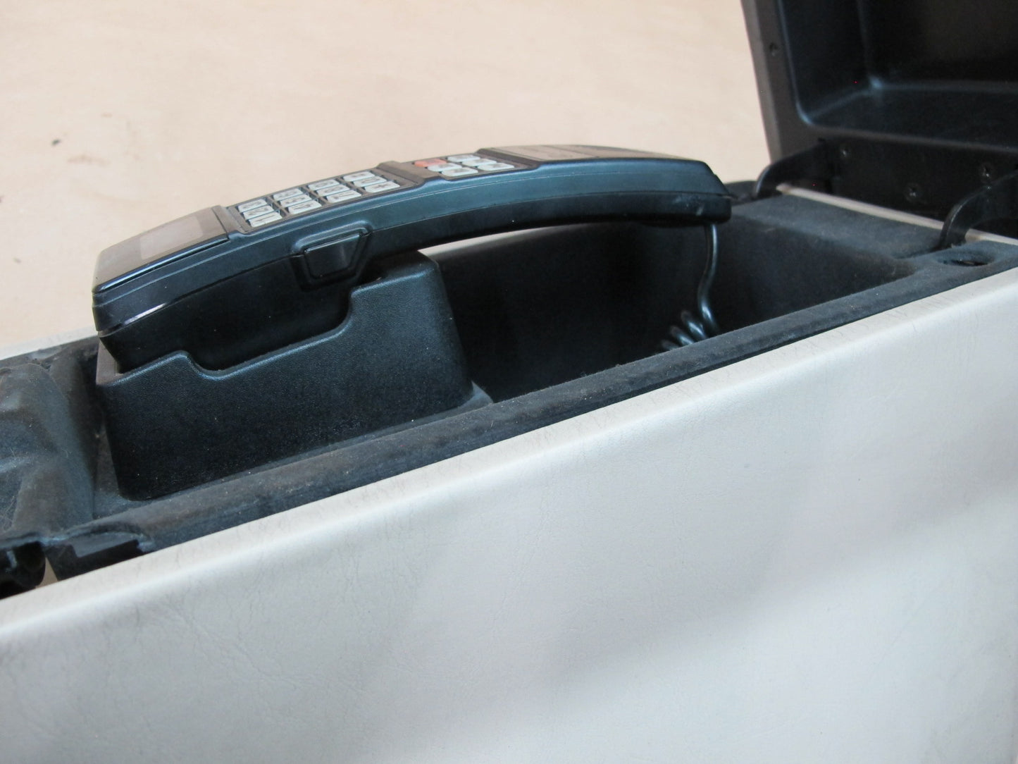 95-00 Lexus SC400 SC300 Center Console Trim Cover Panel w Armrest & Phone OEM