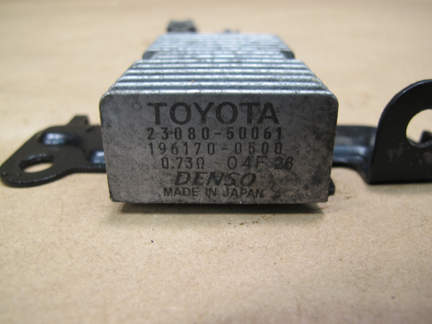 1998-2007 Lexus UZJ100L LX470 Fuel Pump Resistor Module 23080-50061